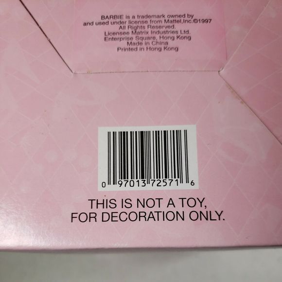 1997 HOLIDAY BARBIE DECOUPAGE ORNAMENT' KMART EXCLUSIVE - Picture 11 of 12